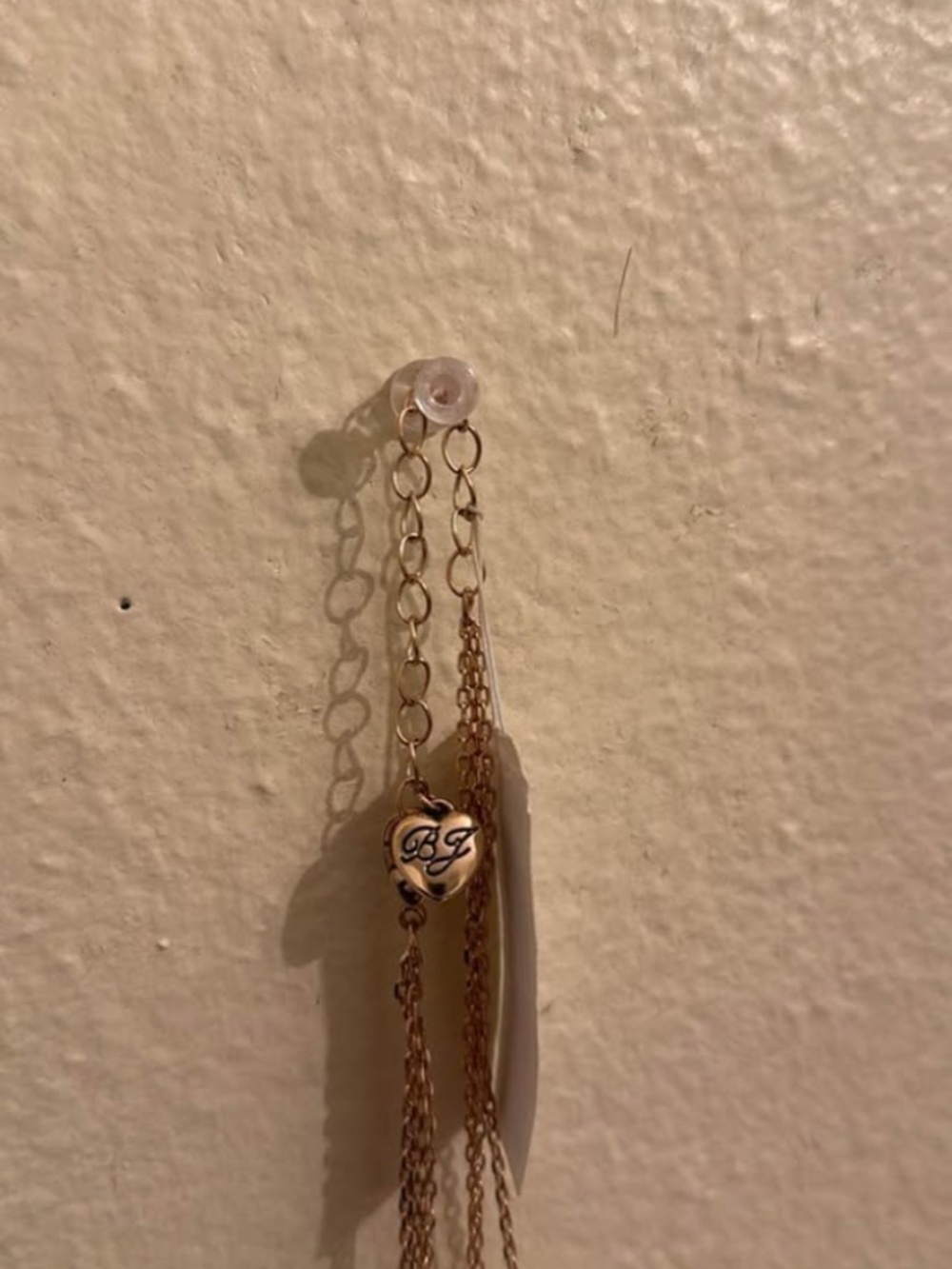 Betsey Johnson layered seashell necklace - Picture 4 of 4
